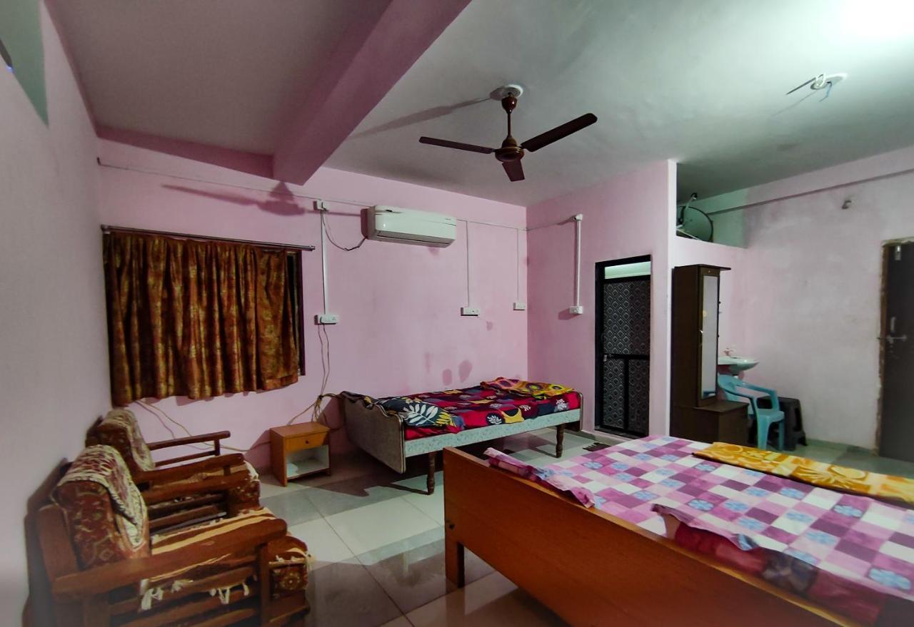 Krishna Homestay Garudeshwar Exteriör bild