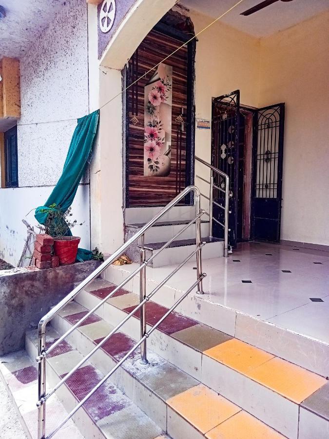 Krishna Homestay Garudeshwar Exteriör bild