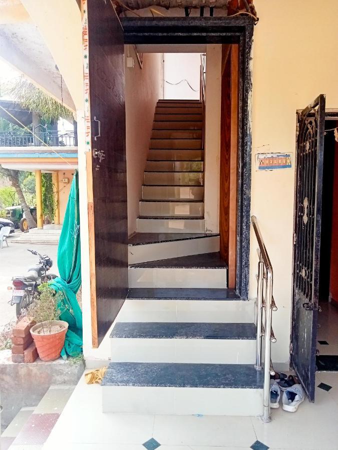 Krishna Homestay Garudeshwar Exteriör bild